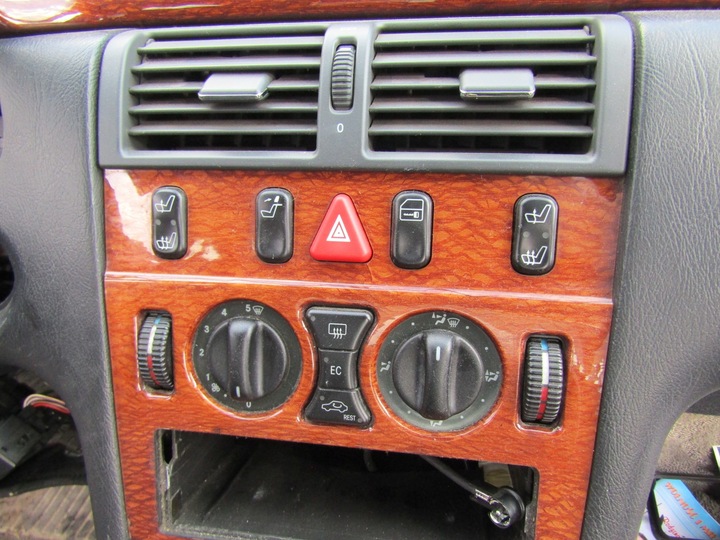 фото №13, Mercedes w210 95-99 sedan сидіння лівий правий диван оббивка двері kpl