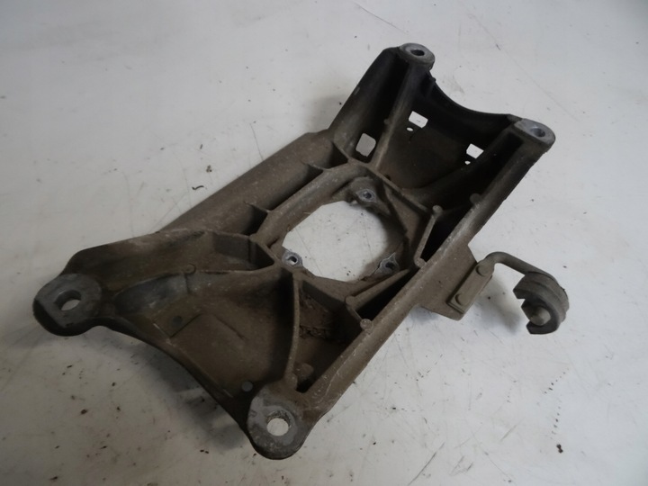 фото №1, Лапи коробки 8k0399263ba audi q5 8r