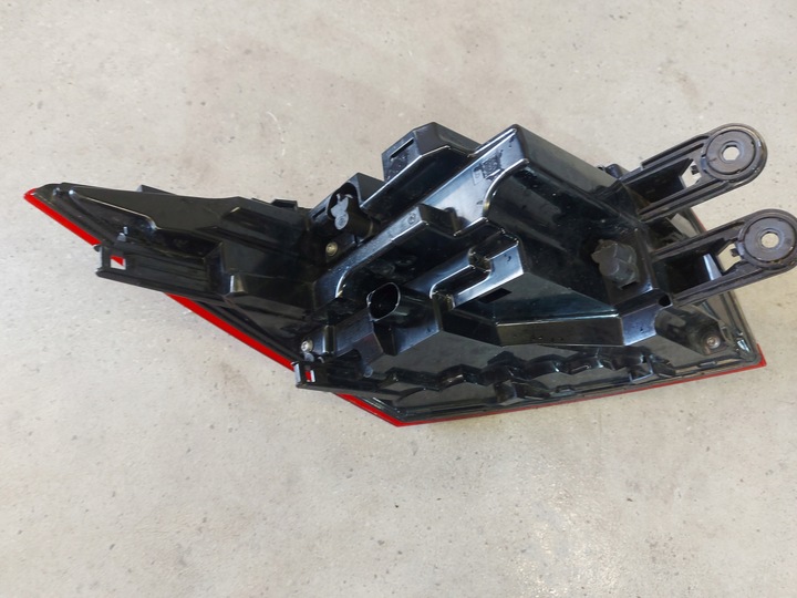 фото №6, Skoda enyaq iv 5la945208a лампа правые зад задняя