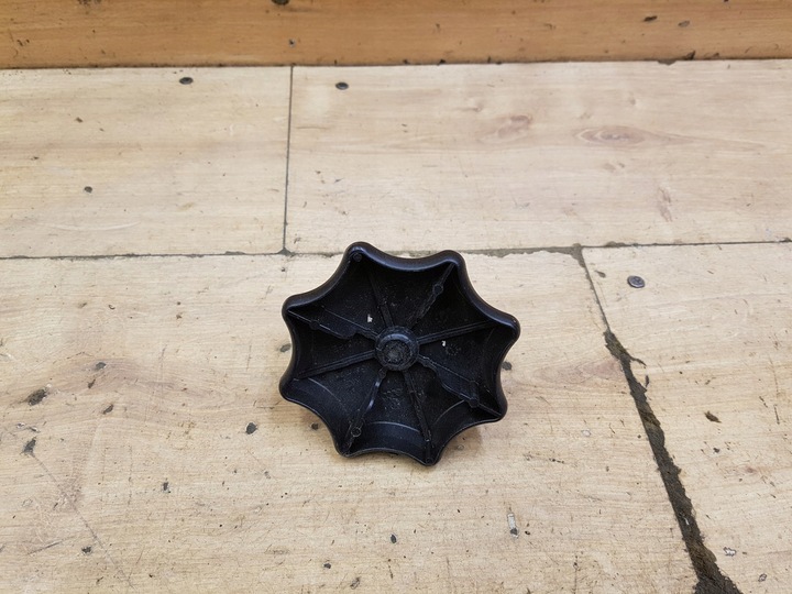 фото №1, Винт колёса запасного vw golf iv