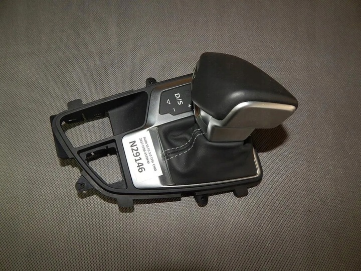 фото №1, Audi s5 f5 ручка домкрат рамка 8w1713111c