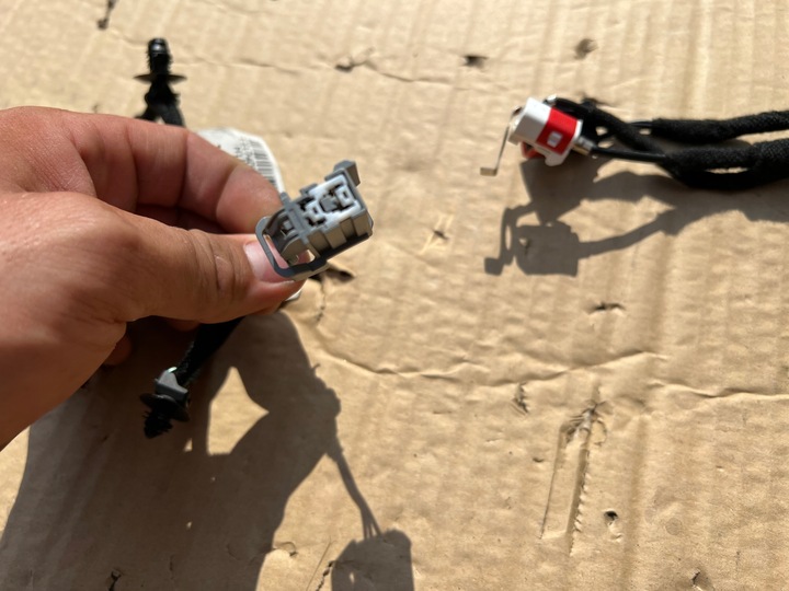 фото №8, Ford fiesta mk8 жгут установка крышки багажника