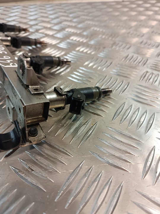 фото №8, Планка впрыскивающий форсунки bmw e46 valvetronic 316i 1.8b 2004r