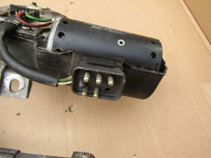 фото №14, 1 mercedes w201 190 механизм моторчик дворники стёкла перед