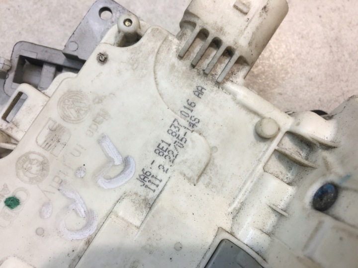 фото №7, Замок дверь правая перед audi a4 b7 7 pin 8e1837016aa