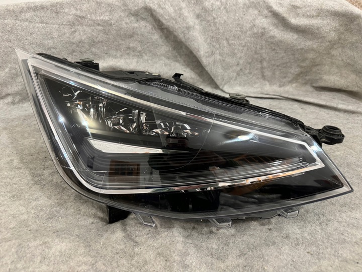 фото №1, Seat ibiza arona 6f права лампа повний led