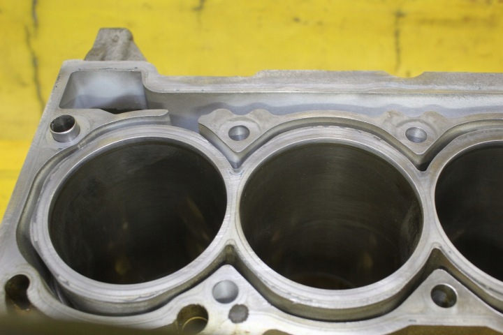 фото №10, Блок  двигуна vw passat b6 golf audi a3 8p skoda seat 1.6 fsi blf 03c103019