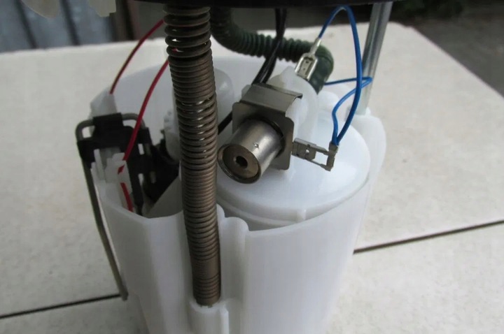 фото №3, Насос топлива поплавок focus mk3 c-max mk2 grand 1,0 1,6 ecoboost