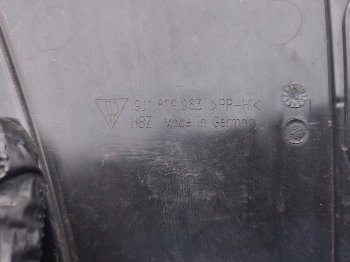 фото №8, Porsche taycan 9j1 2021 заборщик воздуха охлаждающей тормоза 9j1809963