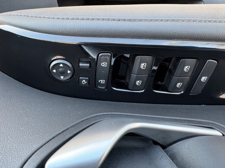 фото №14, Hyundai tucson iv 4 20r- оббивка боковина двері лівий перед