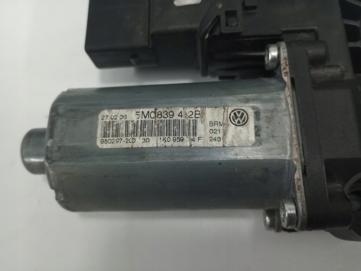 фото №12, Двигунчик скла правий зад vw golf plus 5m0839402b