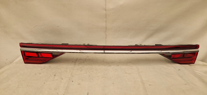 фото №1, Audi a8 d5 накладка крышки зад oled matrix