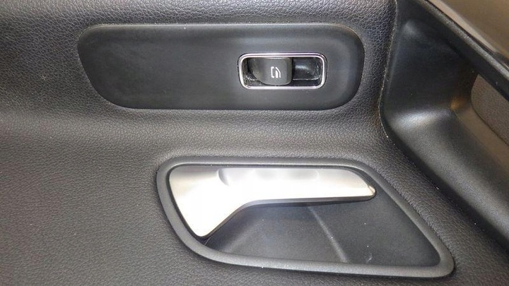 фото №8, Оббивка двері правий перед mercedes w177 a1777204000 a1777204200