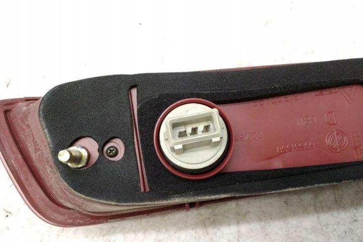 фото №8, Лампа права задня alfa romeo gt 937_ 60681558 1.9l дизель 110kw 2005