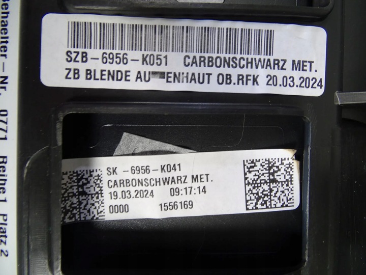 фото №6, Накладка крышки багажника bmw g32 gran туризмо оригинальный номер 8090045 карбон-черный met.