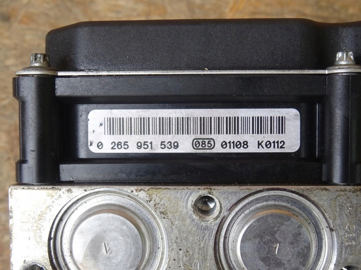 фото №10, Audi a4 b8 8k 2.0 tdi блок керування abs esp 8k0907379bf 8k0614517ed