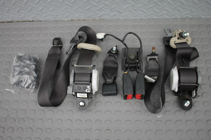 фото №10, Сиденья диван 3 ряд обшивки ремни kia carens iv 13-19 комплект