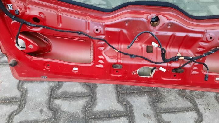 фото №7, Крышка зад alfa romeo 147 05r 1.6b