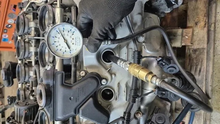 фото №14, 2012 bmw 3 e82 4.0 v8 e93 m3 комплектний двигун s65b40 s63 s63b40a