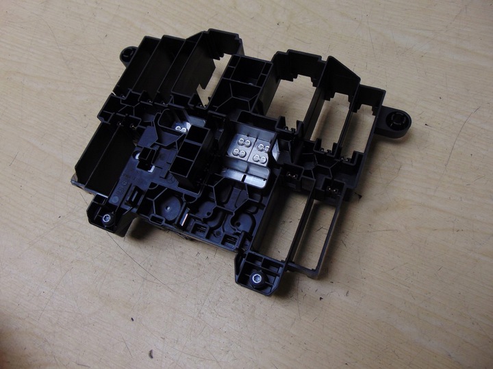 фото №12, Коробка предохранителей pusta новая mercedes w177