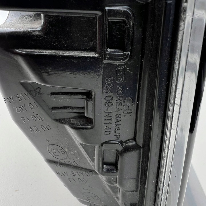 фото №14, Hyundai ioniq 5 накладка фара средняя 92409-ni140