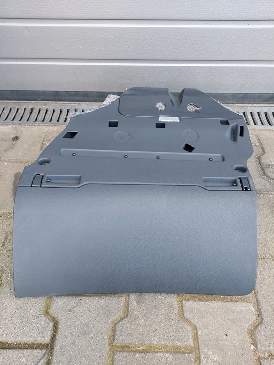 фото №1, Бардачок пасажира audi a6 c6 4f європа