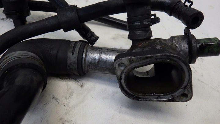 фото №7, Шланг труба трубки воды skoda superb i 1.9 tdi 038121133a