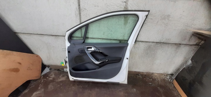 фото №10, Двері праві перед передні peugeot 208 i lak.ewpb