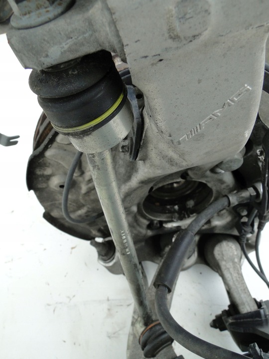 фото №8, Mercedes поворотный кулак передняя левая a2053323700 c класс 205 c43 amg рестайлинг 4mat