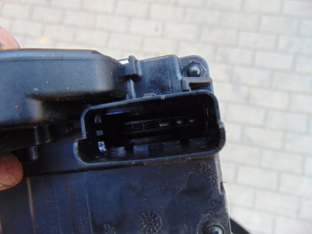 фото №3, Замок двері ручка права перед koleos 08-11 європа