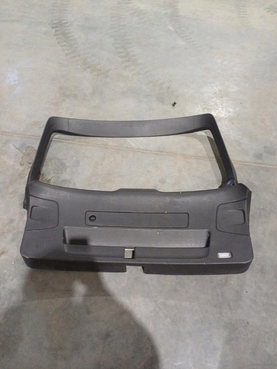 фото №1, Оббивка кришки багажника audi a4 b8 avant 2009r.