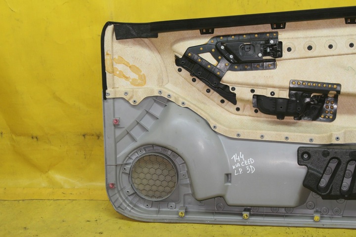 фото №8, Боковина дверь левый перед kia ceed 3d