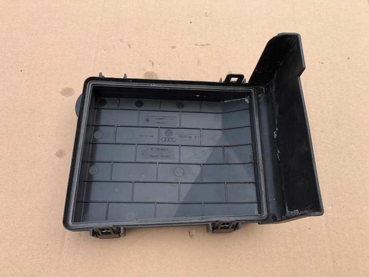 фото №2, Защита коробка предохранителей 1k0937132d golf v