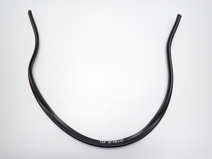 фото №1, Прокладка резиновая накладка подкапотное пространство капота камеры skoda octavia iii 5e 19r