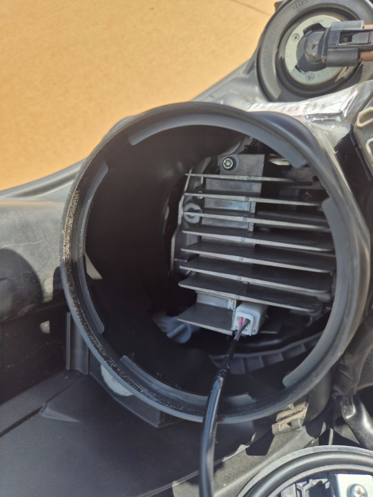 фото №15, Subaru outback v фара правая .полный led.2014-18.100%