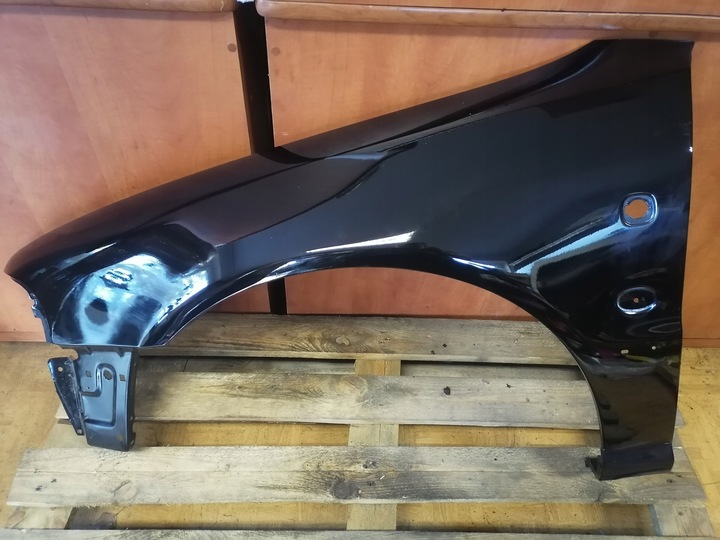 фото №1, Крило лівий перед audi a4 b5 дорестайлінг ly9b з отвір na емблема