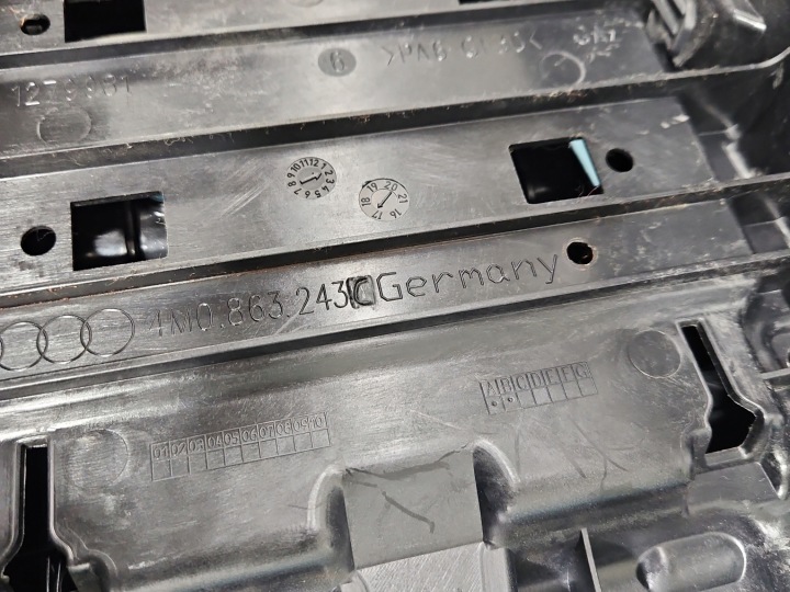 фото №8, Подлокотник туннель audi q7 ii 4m 4m0864981 4m0863243c европа hb 5d