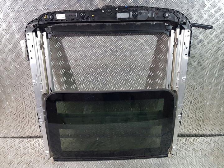 фото №8, Mercedes-benz cls c257 2018 люк комплект a2577800000