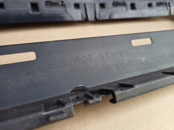 фото №8, Audi оригинальный номер 8v4807511l бампер