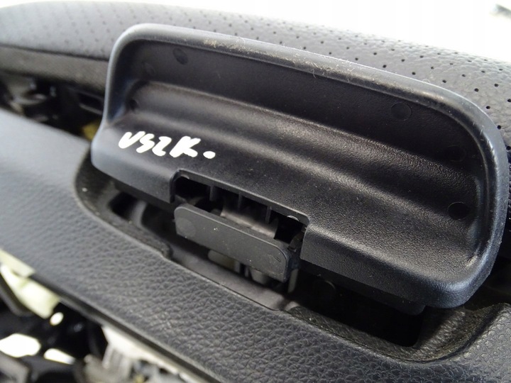 фото №9, Сиденье левый перед переднее кожа mercedes c w205