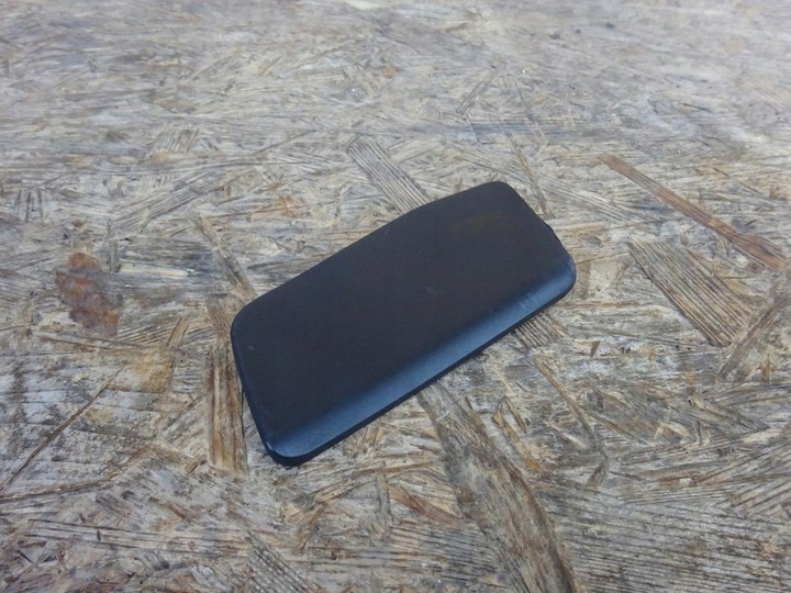 фото №1, Audi a3 8v 5d sportback заглушка защита обивка обшивка дверь 8v4837308