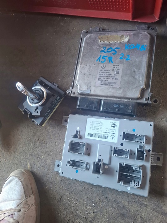 фото №1, Mercedes w205 універсал 2.2 cdi комп'ютер замок запалювання ключ модуль sam набір старт