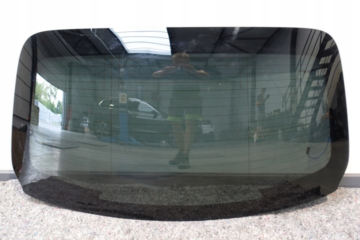 фото №1, Mercedes w205 c класс sedan стекло задняя зад