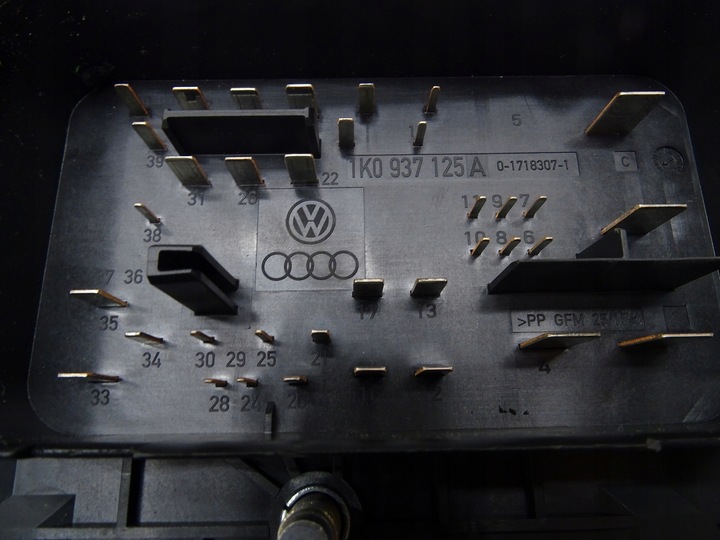 фото №11, Коробка запобіжників bsi audi a3 8p рестайлінг tiguan 5n 1k0937125a