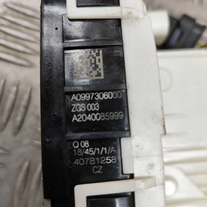 фото №8, Mercedes-benz cla c117 x117 w117 2019 права сторона замок двері задніх