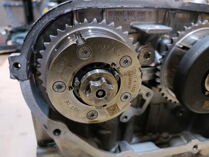 фото №8, Audi 3.0 tfsi головка комплектна 06m103403af