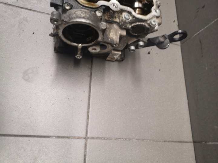 фото №9, Головка правая комплектная audi a6 c6 3.2 06e103374b