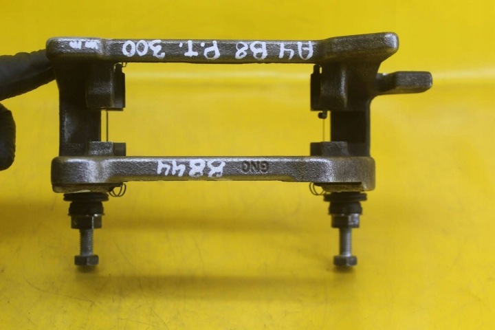 фото №9, Скоба strzemiono зажим правое зад audi a4 b8 a5 8t 0822c