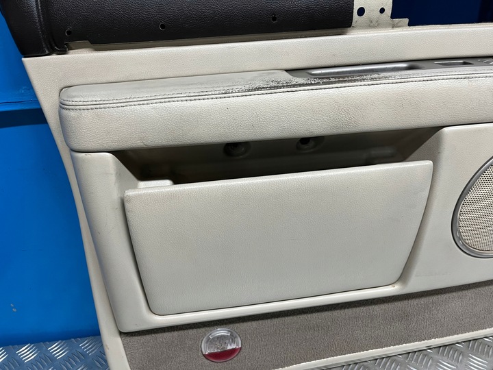 фото №8, Navigator ii 03- боковина обивка дверь левый перед