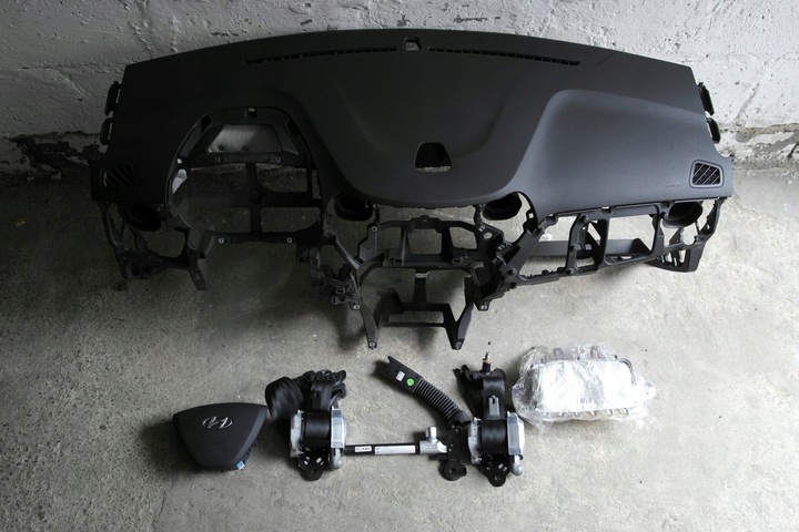 фото №1, Hyundai i10 i 10 подушка безопасности pas ремни панель консоль капот pulpit полка